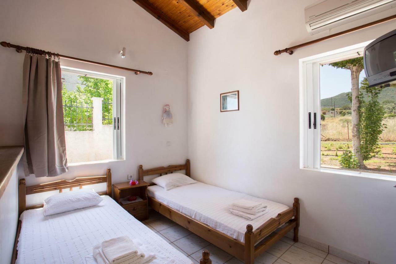 Ambelakia Studios Monemvasía Buitenkant foto